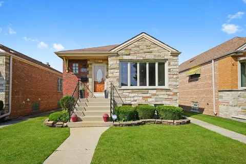 8242 S Albany Ave, Chicago, IL 60652