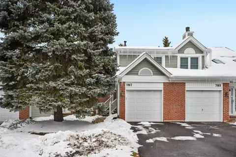 787 Daybreak Ln #787, Carol Stream, IL 60188