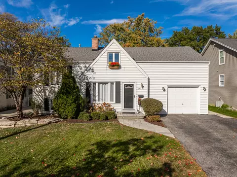 916 Grant St, Downers Grove, IL 60515