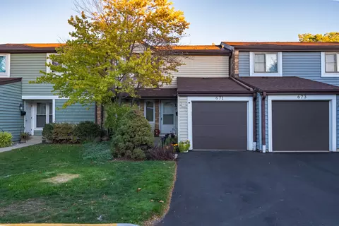 671 Cedarwood Ct, Wheeling, IL 60090
