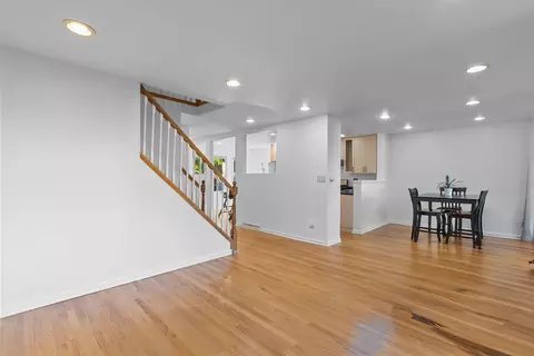Living - 671 Cedarwood Ct, Wheeling, IL 60090 photo 3 of 3