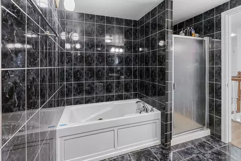 Bath - 671 Cedarwood Ct, Wheeling, IL 60090 photo 3 of 3
