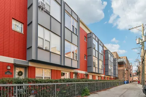 18 S Aberdeen St #3, Chicago, IL 60607