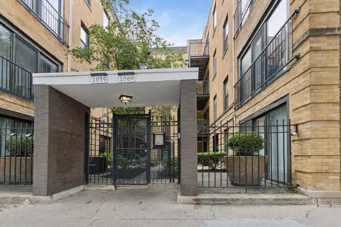 1069 W Foster Ave #1C, Chicago, IL 60640