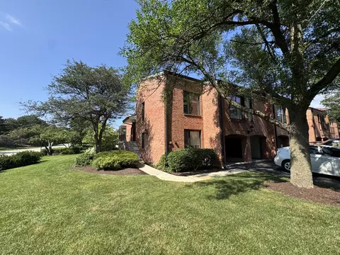 19 W286 Governors Trl #0, Oak Brook, IL 60523