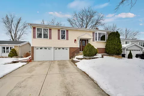 534 Cottonwood Cir, Bolingbrook, IL 60440