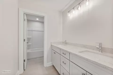 Bath - 16514 S Mueller Cir, Plainfield, IL 60586 photo 6 of 7