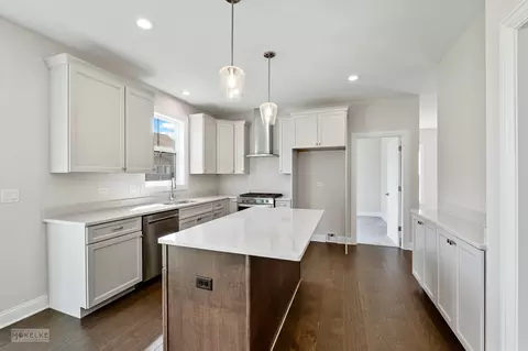Kitchen - 16514 S Mueller Cir, Plainfield, IL 60586 photo 2 of 5