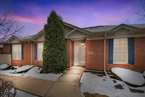 6719 Pine Lake Dr, Tinley Park, IL 60477
