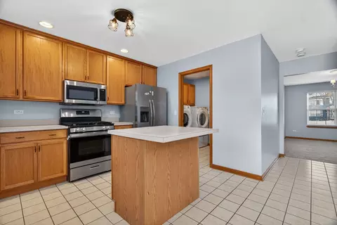 Kitchen - 1509 Donegal Dr, Minooka, IL 60447 photo 4 of 4