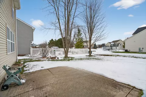 Exterior - 1509 Donegal Dr, Minooka, IL 60447 photo 4 of 9