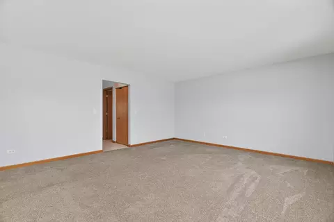 Living - 1509 Donegal Dr, Minooka, IL 60447 photo 6 of 7