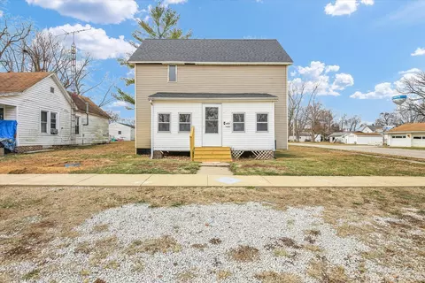 602 S Elm St, Villa Grove, IL 61956