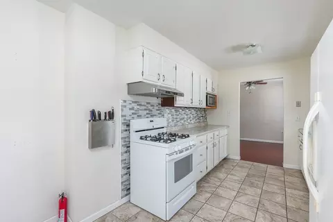 Kitchen - 165 E Baker St, Manteno, IL 60950 photo 6 of 7