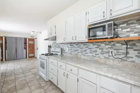 Kitchen - 165 E Baker St, Manteno, IL 60950 photo 3 of 7