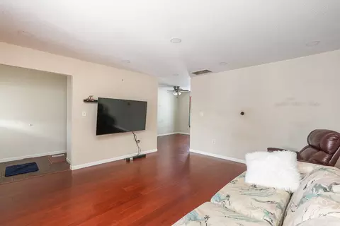 Living - 165 E Baker St, Manteno, IL 60950 photo 3 of 6