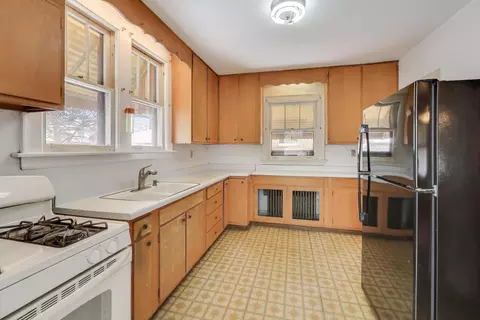 1601 Sherman Pl, Des Plaines, IL 60016 photo 7