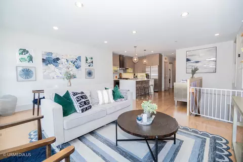 Living - 1221 E 46th St #1, Chicago, IL 60653 photo 2 of 4
