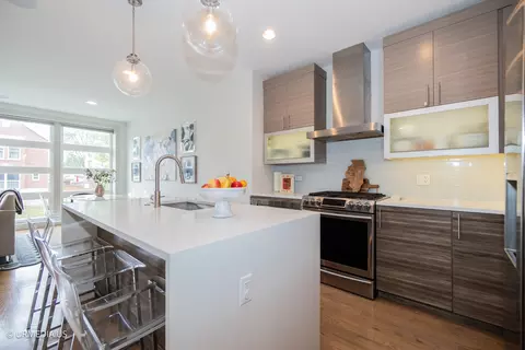 Kitchen - 1221 E 46th St #1, Chicago, IL 60653 photo 5 of 5