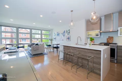 Kitchen - 1221 E 46th St #1, Chicago, IL 60653 photo 1 of 5