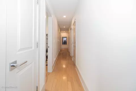 Entry Way - 1221 E 46th St #1, Chicago, IL 60653 photo 1 of 2