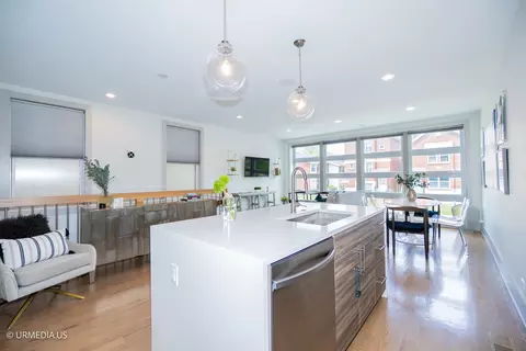 Kitchen - 1221 E 46th St #1, Chicago, IL 60653 photo 2 of 5