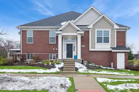 12648 Brighton Dr, Lemont, IL 60439