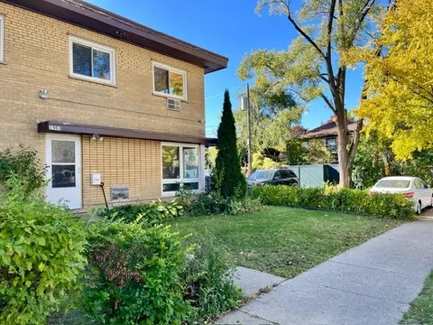1908 Lee St, Evanston, IL 60202 photo 2