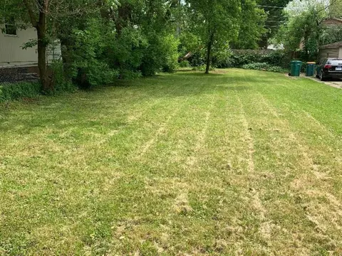 29 Ferndale Dr, Round Lake Beach, IL 60073