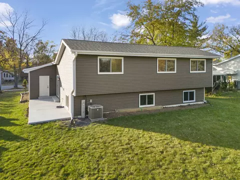 Exterior - 641 N Highview Ave, Addison, IL 60101 photo 3 of 5