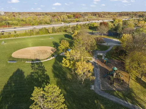 View/Area - 641 N Highview Ave, Addison, IL 60101 photo 4 of 7