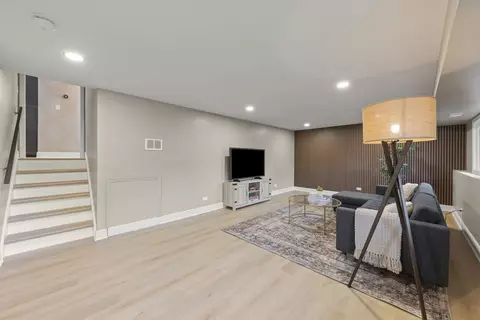 Living - 641 N Highview Ave, Addison, IL 60101 photo 4 of 4
