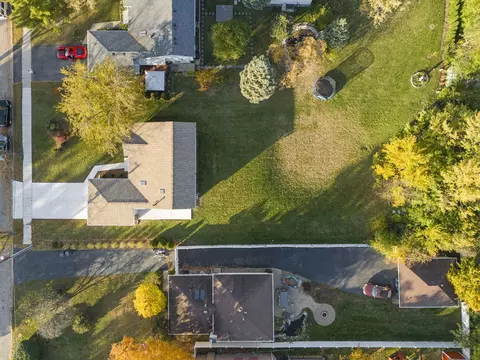 View/Area - 641 N Highview Ave, Addison, IL 60101 photo 1 of 7
