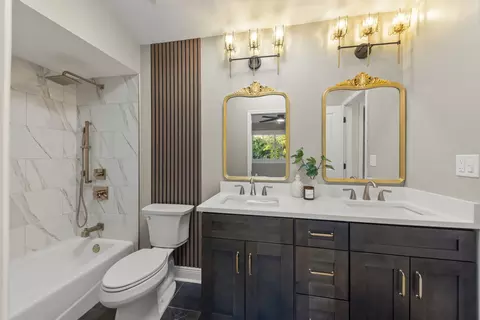 Bath - 641 N Highview Ave, Addison, IL 60101 photo 1 of 3