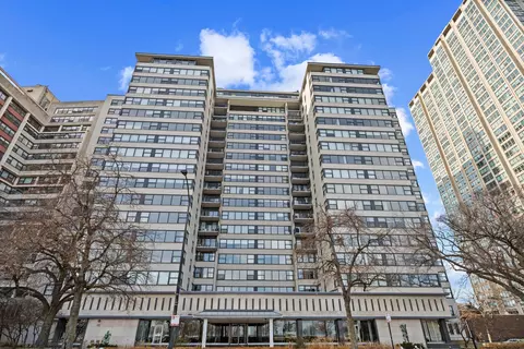 3430 N Lake Shore Dr #15L, Chicago, IL 60657