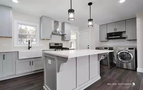 Kitchen - 1007 Oeffling Dr, Mchenry, IL 60051 photo 5 of 5
