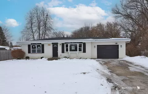 1007 Oeffling Dr, Mchenry, IL 60051
