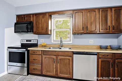 Kitchen - 3216 Biscayne Rd, Mchenry, IL 60050 photo 1 of 1