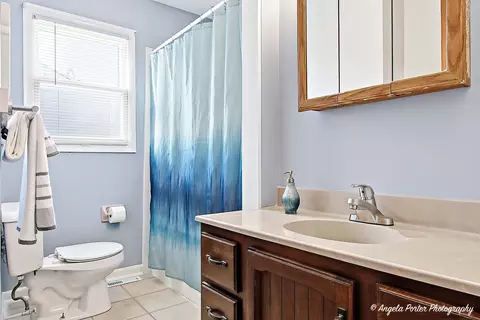 Bath - 3216 Biscayne Rd, Mchenry, IL 60050 photo 2 of 2