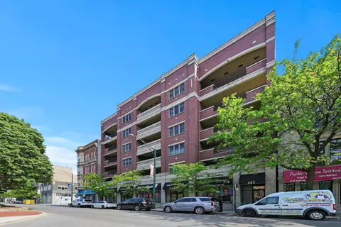 437 W North Ave #203, Chicago, IL 60610