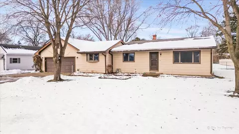 15530 W Wildwood Ct, Libertyville, IL 60048