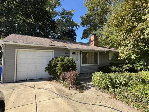 218 N Woodlawn St, Wheaton, IL 60187
