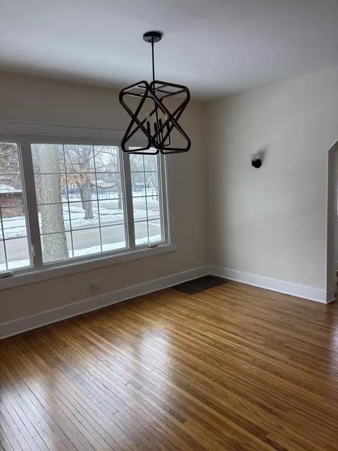 Living - 803 E North St, Morris, IL 60450 photo 1 of 4
