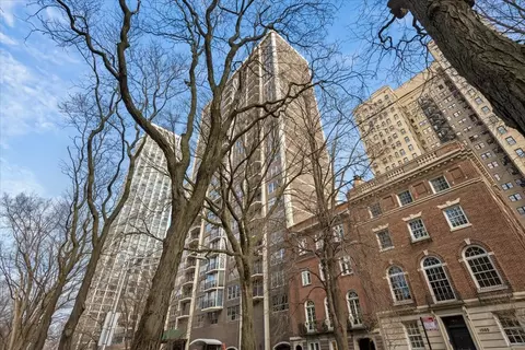 1515 N Astor St #18A, Chicago, IL 60610