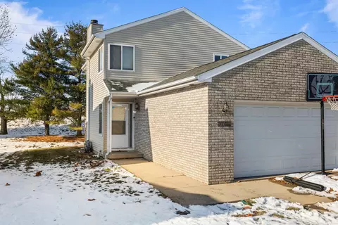 409 Irvine Rd #409, Champaign, IL 61822