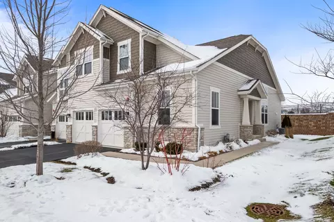 522 Peterson Ct, Barrington, IL 60010