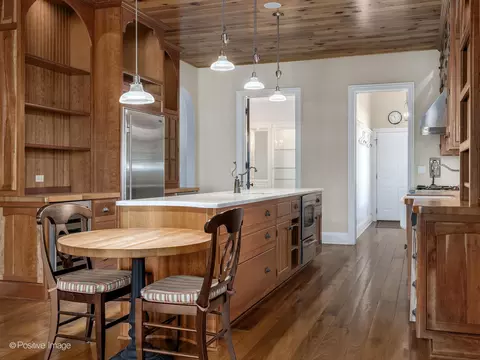 Kitchen - 48 Forest Gate Cir, Oak Brook, IL 60523 photo 6 of 6