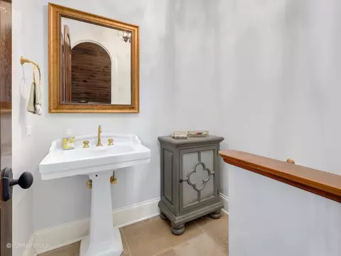Bath - 48 Forest Gate Cir, Oak Brook, IL 60523 photo 3 of 7