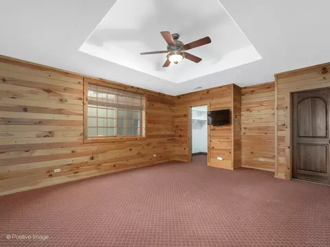 Bedroom - 48 Forest Gate Cir, Oak Brook, IL 60523 photo 5 of 5