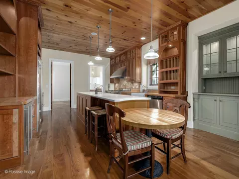 Kitchen - 48 Forest Gate Cir, Oak Brook, IL 60523 photo 4 of 6